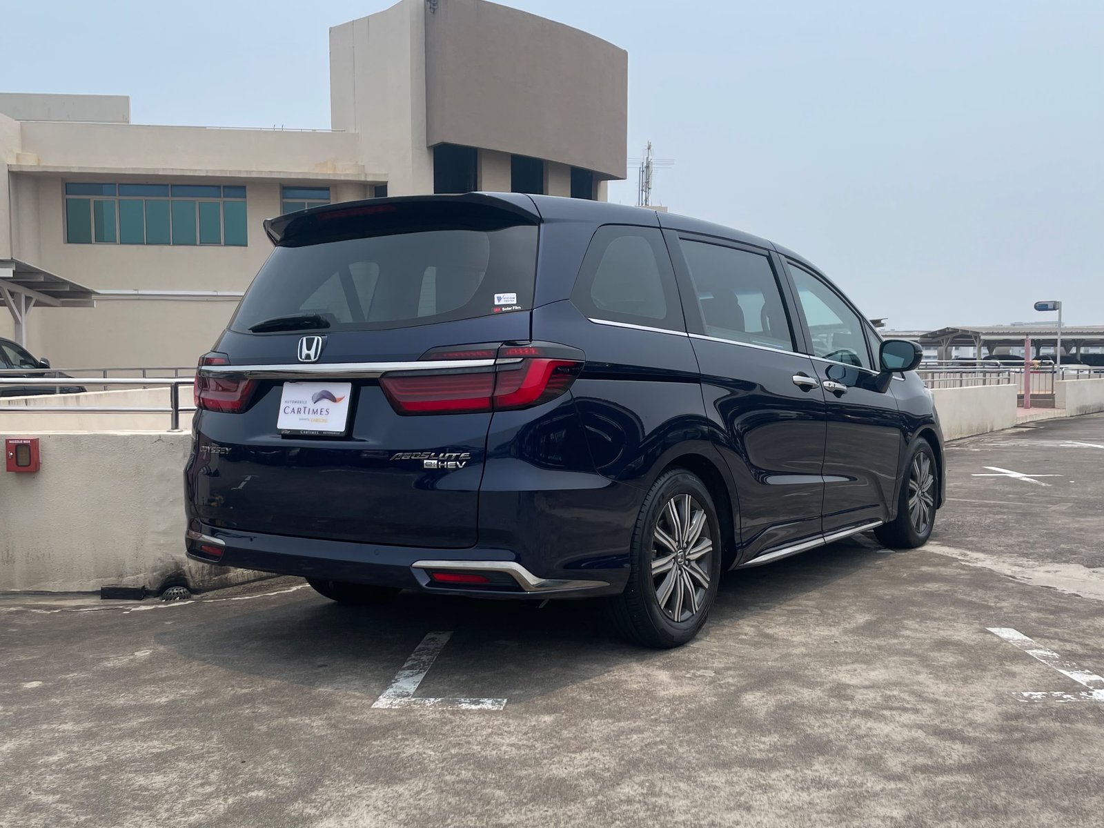 Honda Odyssey e:HEV Absolute photo 2